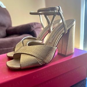 SALE 💛🤍 Kristin Cavallari Chinese laundry gold ankle strap block heels